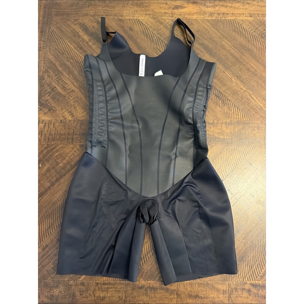 Spanx Black OnCore Sculpting Open-Bust Mid-Thigh Bodysuit Size M NWOT
